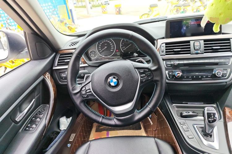 Used BMW 3 Series 2014 320Li Luxury Design Package Steering Wheel