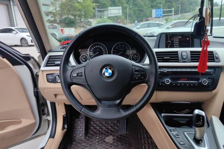 Used BMW 3 Series 2014 320Li Fashion Model Steering Wheel