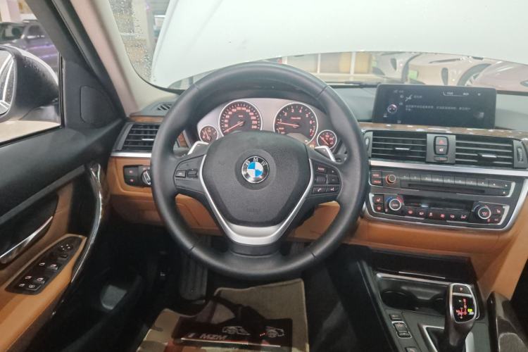 Used BMW 3 Series 2014 320Li Luxury Design Package Steering Wheel