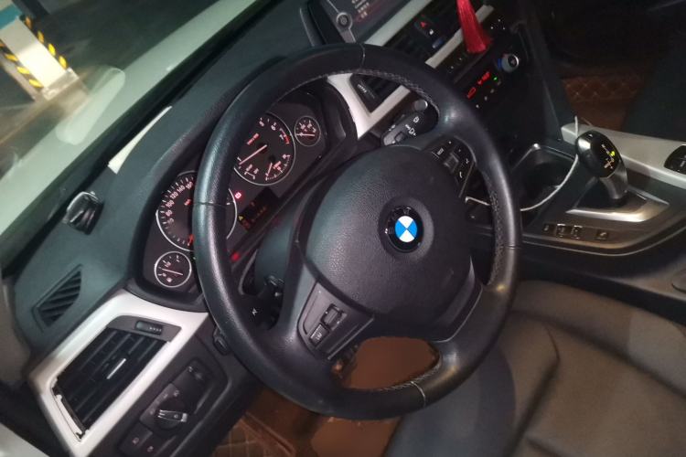 Used BMW 3 Series 2014 320Li Fashion Model Steering Wheel