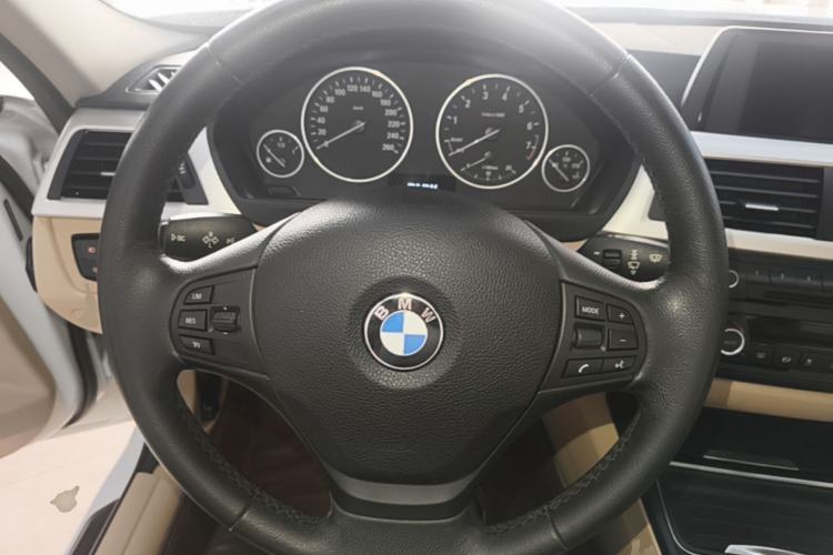 Used BMW 3 Series 2014 320Li Fashion Model Steering Wheel