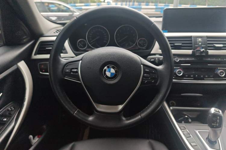 Used BMW 3 Series 2014 320Li Fashion Model Steering Wheel