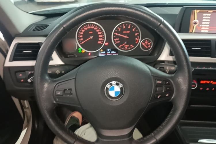 Used BMW 3 Series 2014 320Li Fashion Model Steering Wheel