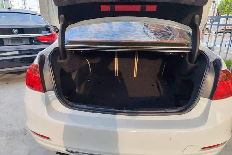Used BMW 3 Series 2014 328Li Fashion Model Trunk