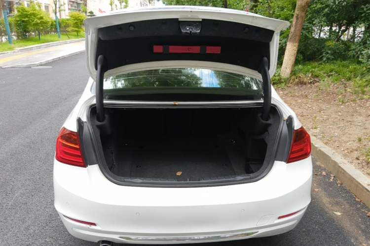 Used BMW 3 Series 2014 320Li Fashion Model Trunk