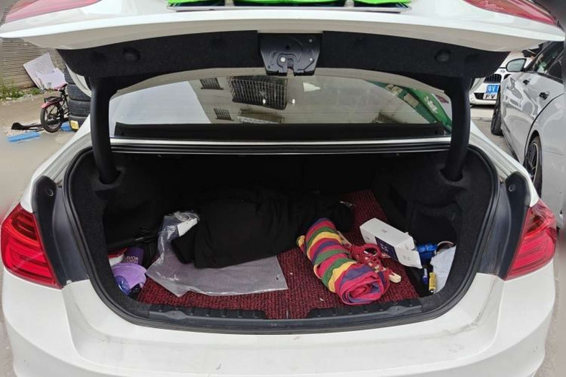 Used BMW 3 Series 2014 320Li Fashion Model Trunk
