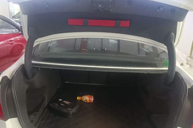 Used BMW 3 Series 2014 320Li Fashion Model Trunk