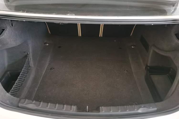 Used BMW 3 Series 2014 320Li Fashion Model Trunk