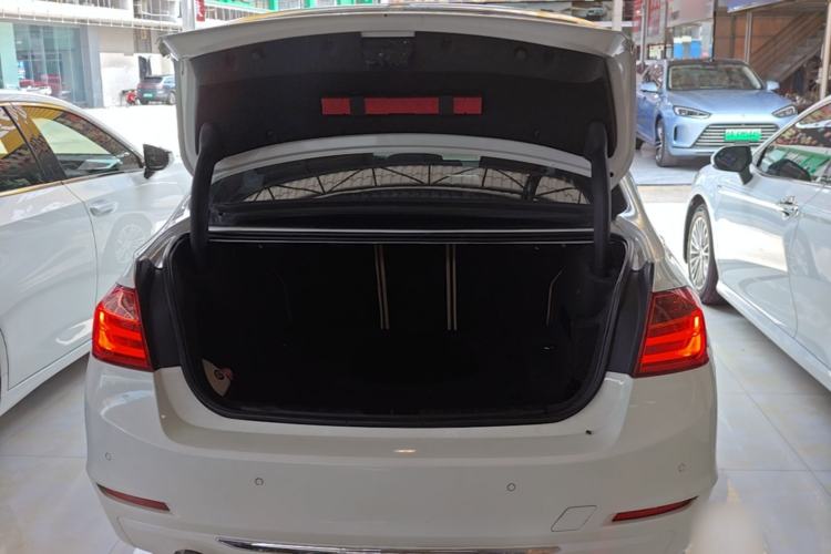 Used BMW 3 Series 2014 320Li Fashion Model Trunk