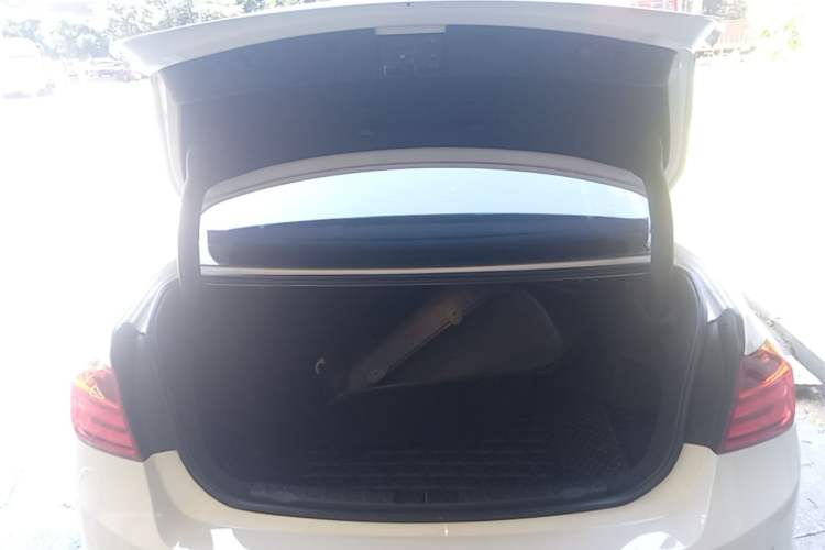 Used BMW 3 Series 2014 320Li Fashion Model Trunk