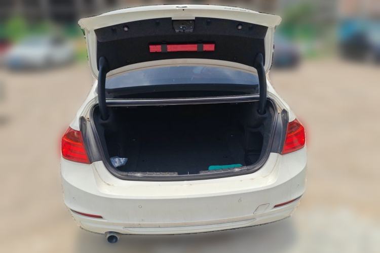 Used BMW 3 Series 2014 320i Sport Edition Trunk