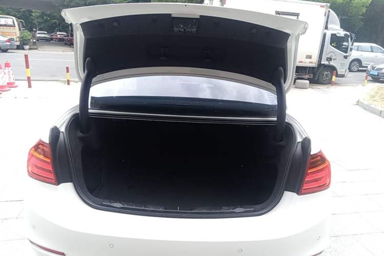Used BMW 3 Series 2014 320Li Fashion Model Trunk