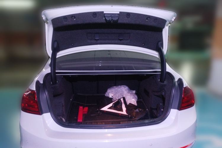 Used BMW 3 Series 2014 320i Sport Edition Trunk