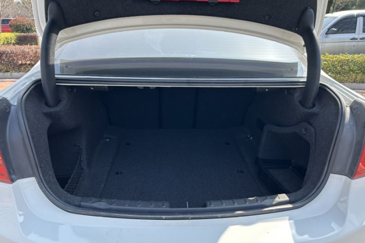 Used BMW 3 Series 2014 320i Sport Edition Trunk