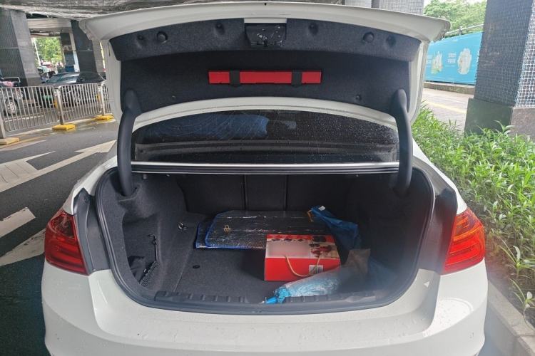 Used BMW 3 Series 2014 320i Active Edition Trunk