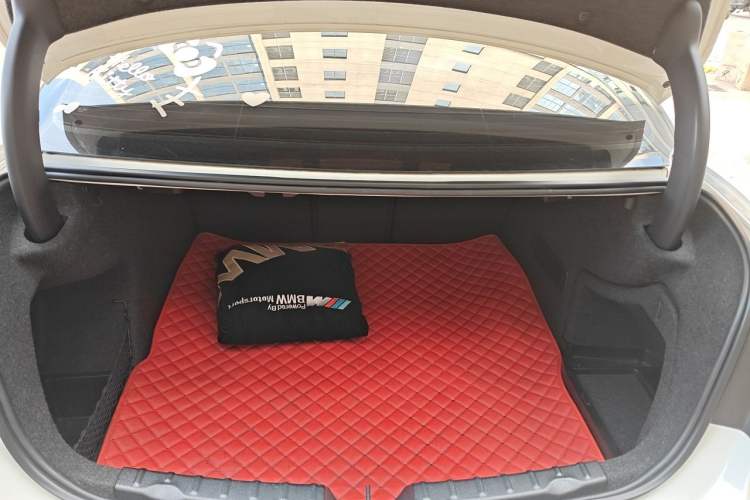 Used BMW 3 Series 2014 320Li Fashion Model Trunk