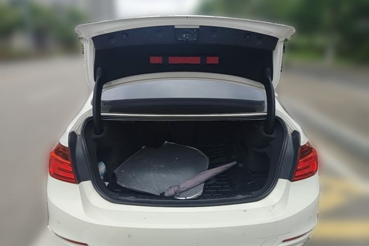 Used BMW 3 Series 2014 320i Sport Edition Trunk