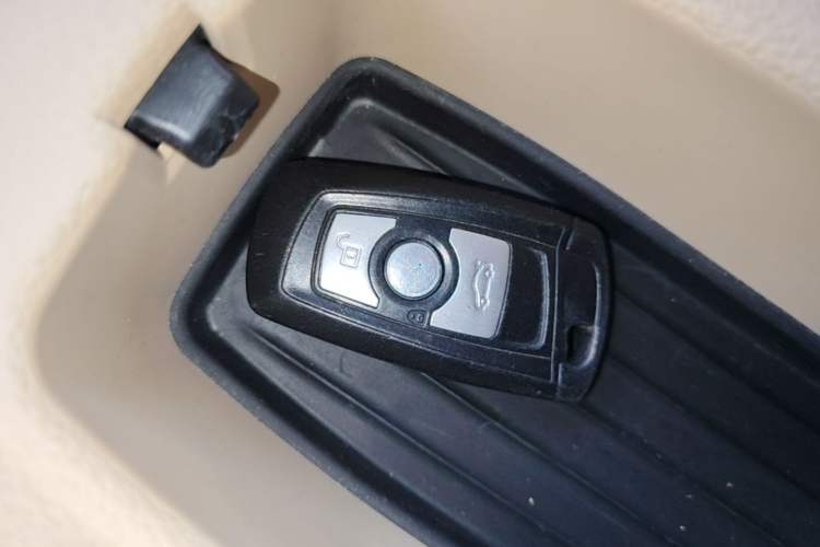 Used BMW 3 Series 2014 328Li Fashion Model Vehicle Key