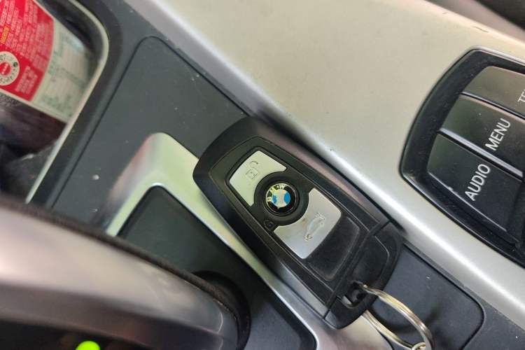 Used BMW 3 Series 2014 320i Sport Edition Vehicle Key