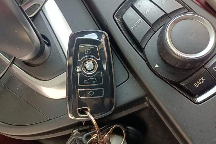 Used BMW 3 Series 2014 320i Sport Edition Vehicle Key