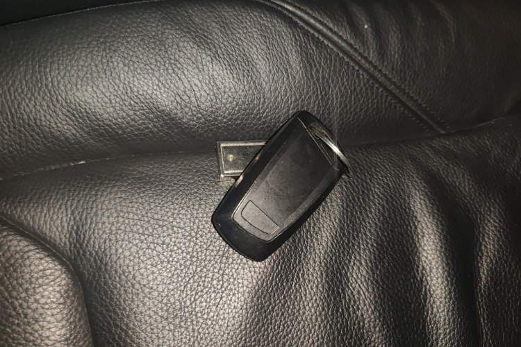 Used BMW 3 Series 2014 320i Sport Edition Vehicle Key