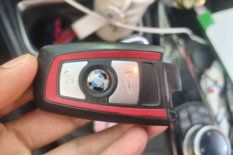 Used BMW 3 Series 2014 320i Sport Design Package Vehicle Key