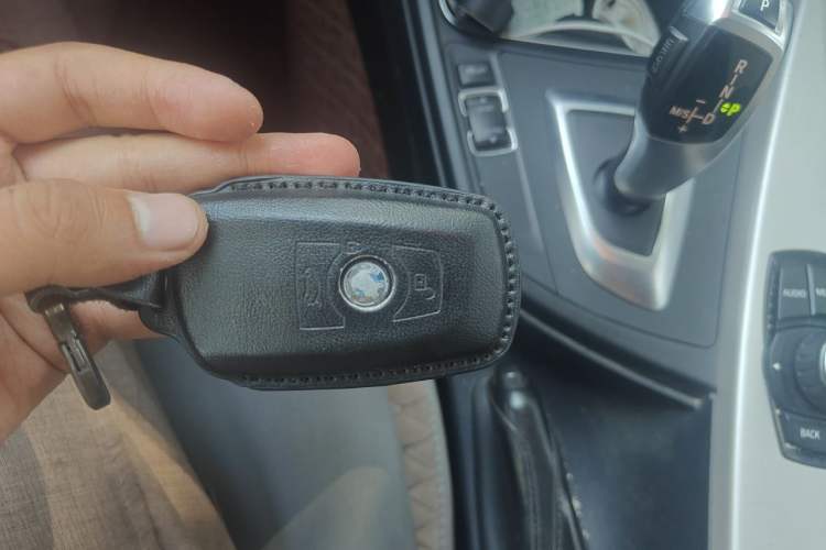 Used BMW 3 Series 2014 320i Sport Edition Vehicle Key