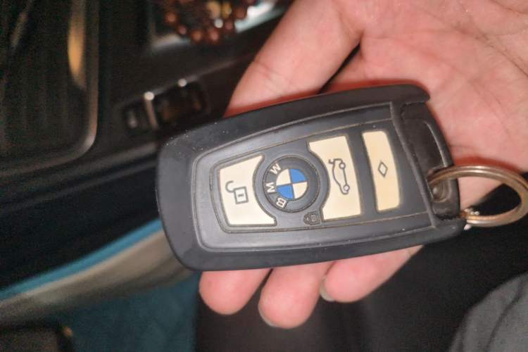 Used BMW 3 Series 2014 320i Sport Design Package Vehicle Key