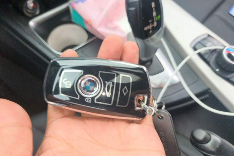 Used BMW 3 Series 2014 320i Active Edition Vehicle Key