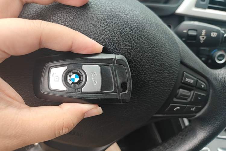 Used BMW 3 Series 2014 320i Sport Edition Vehicle Key