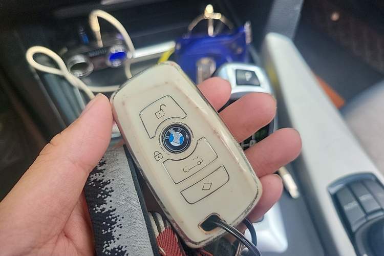 Used BMW 3 Series 2014 320i Sport Edition Vehicle Key