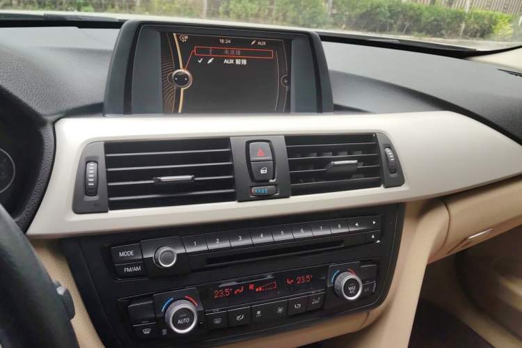Used BMW 3 Series 2014 320Li Fashion Model Audio And AC Panel