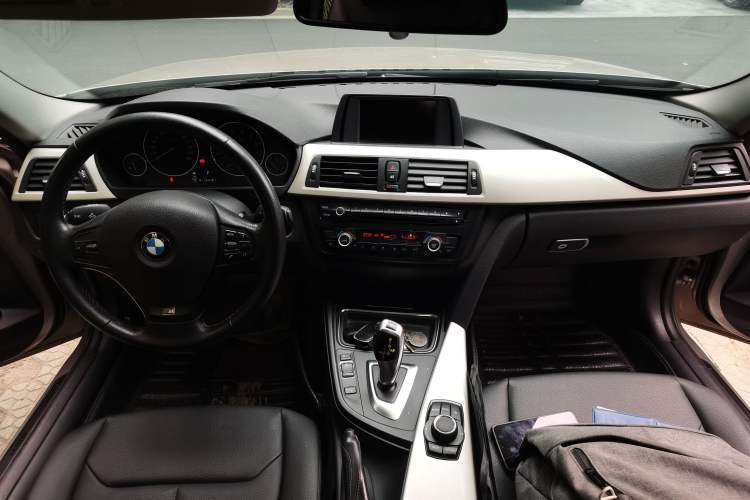 Used BMW 3 Series 2014 320Li Fashion Model Center Console
