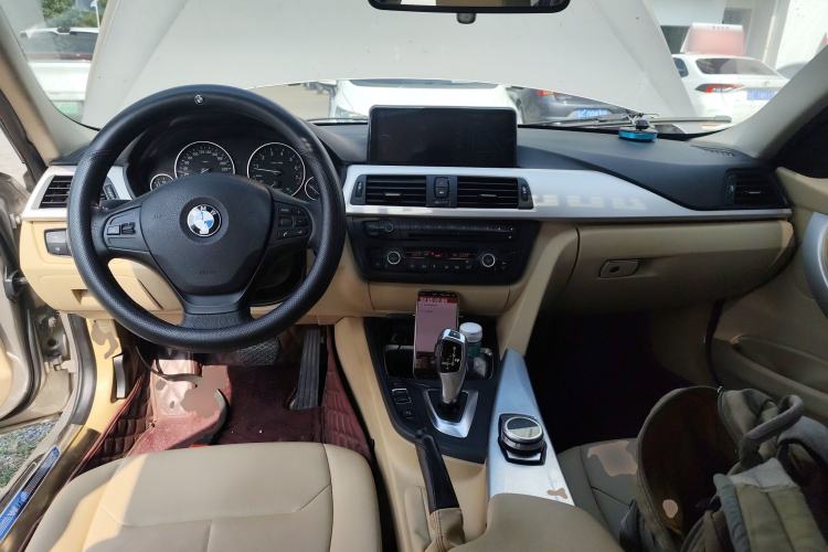 Used BMW 3 Series 2014 320Li Fashion Model Center Console