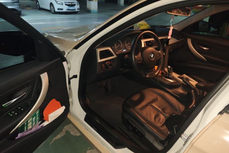 Used BMW 3 Series 2014 320i Sport Edition Driver Seat