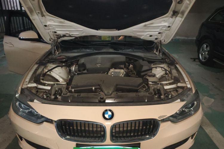 Used BMW 3 Series 2014 320i Sport Edition Engine Bay