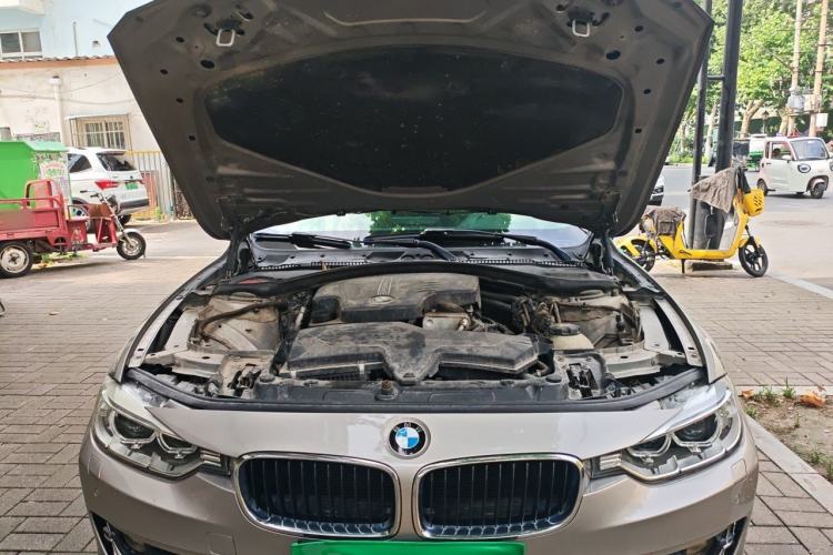 Used BMW 3 Series 2014 320Li Fashion Model Engine Bay