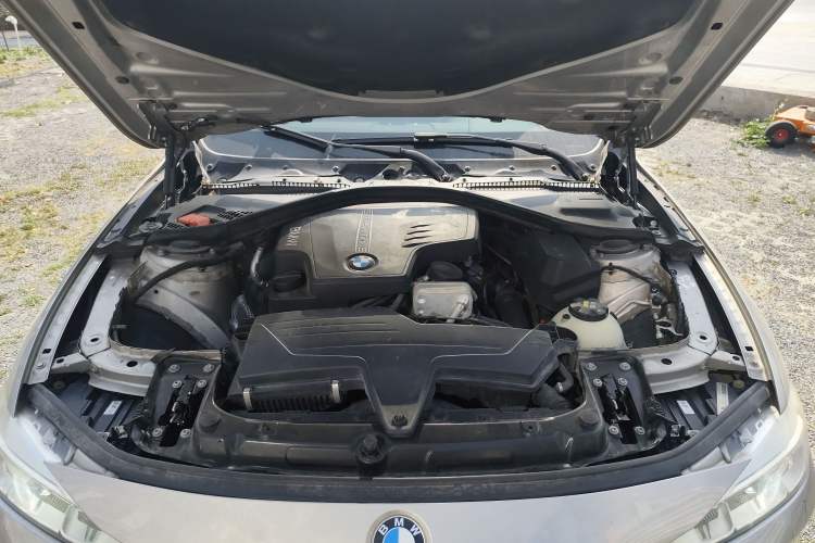 Used BMW 3 Series 2014 320Li Fashion Model Engine Bay
