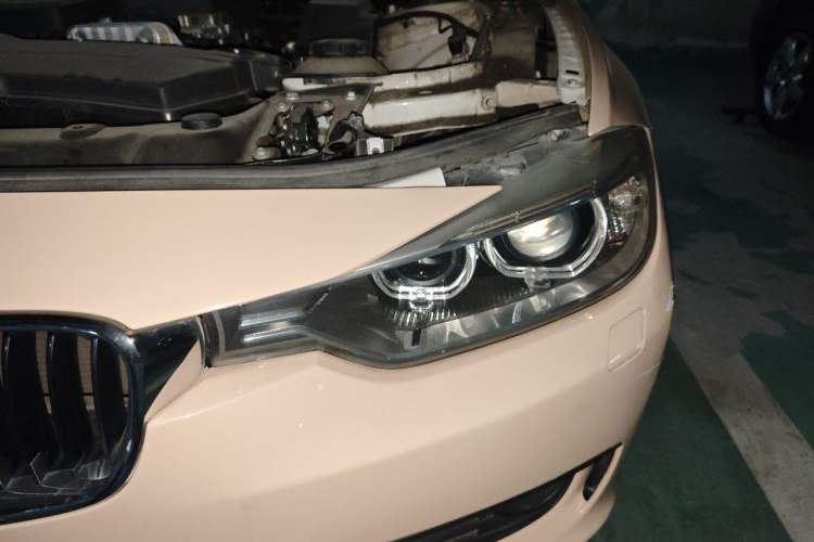 Used BMW 3 Series 2014 320i Sport Edition Engine Bay Left