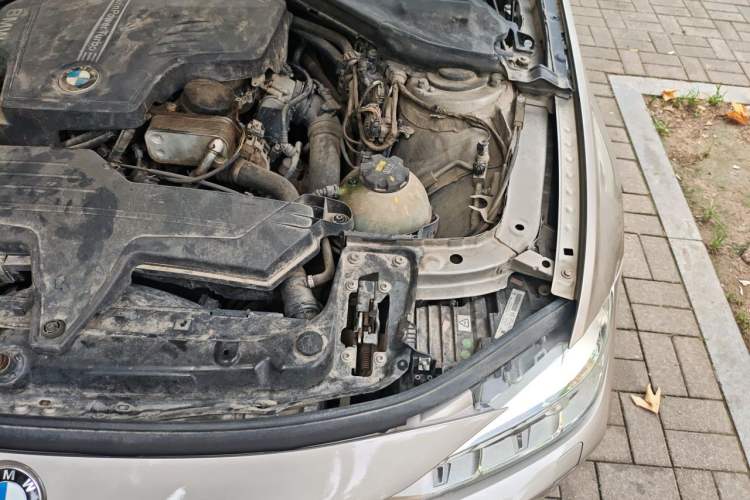 Used BMW 3 Series 2014 320Li Fashion Model Engine Bay Left