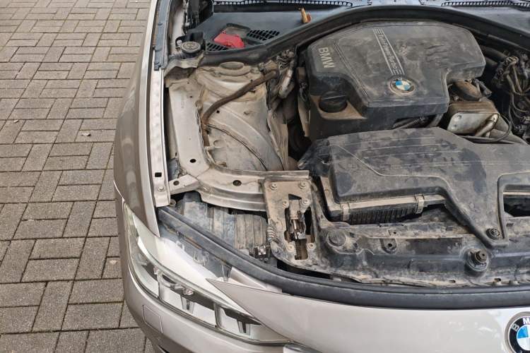 Used BMW 3 Series 2014 320Li Fashion Model Engine Bay Right
