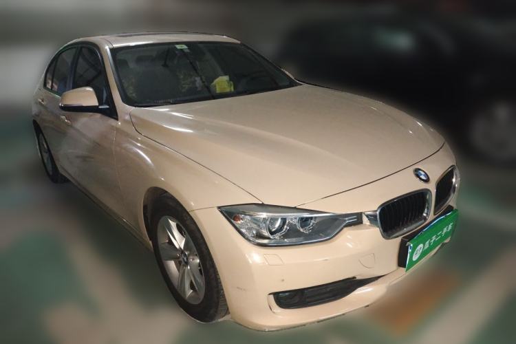 Used BMW 3 Series 2014 320i Sport Edition Front Right 45 Deg