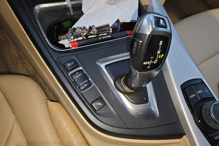Used BMW 3 Series 2014 320Li Fashion Model Gear Lever