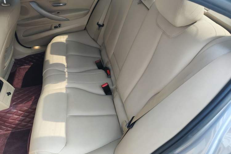 Used BMW 3 Series 2014 320Li Fashion Model Left Rear Seat