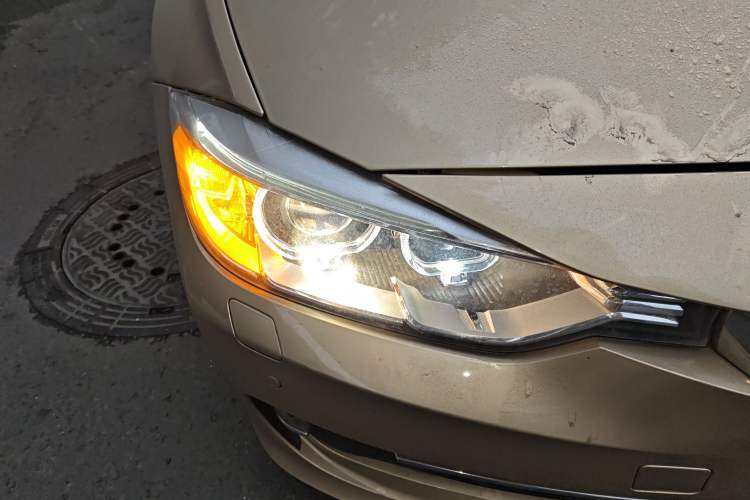 Used BMW 3 Series 2014 320Li Fashion Model Right Front Headlight