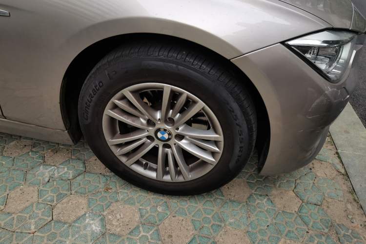 Used BMW 3 Series 2014 320Li Fashion Model Right Front Wheel Hub