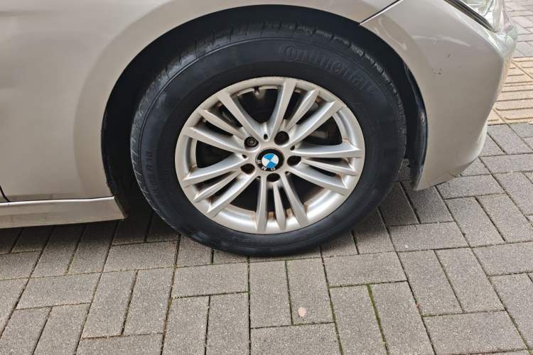 Used BMW 3 Series 2014 320Li Fashion Model Right Front Wheel Hub