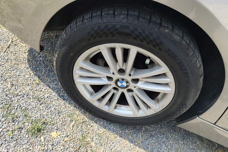 Used BMW 3 Series 2014 320Li Fashion Model Right Rear Wheel Hub