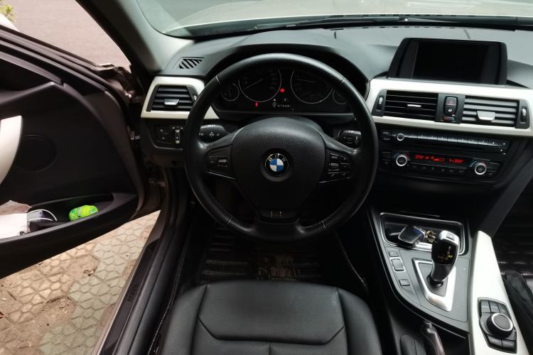 Used BMW 3 Series 2014 320Li Fashion Model Steering Wheel