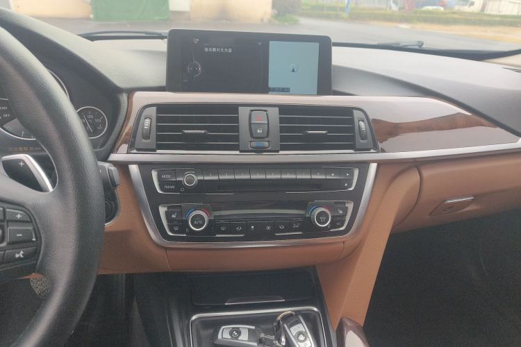 Used BMW 3 Series 2015 320Li Luxury Design Package Audio And AC Panel